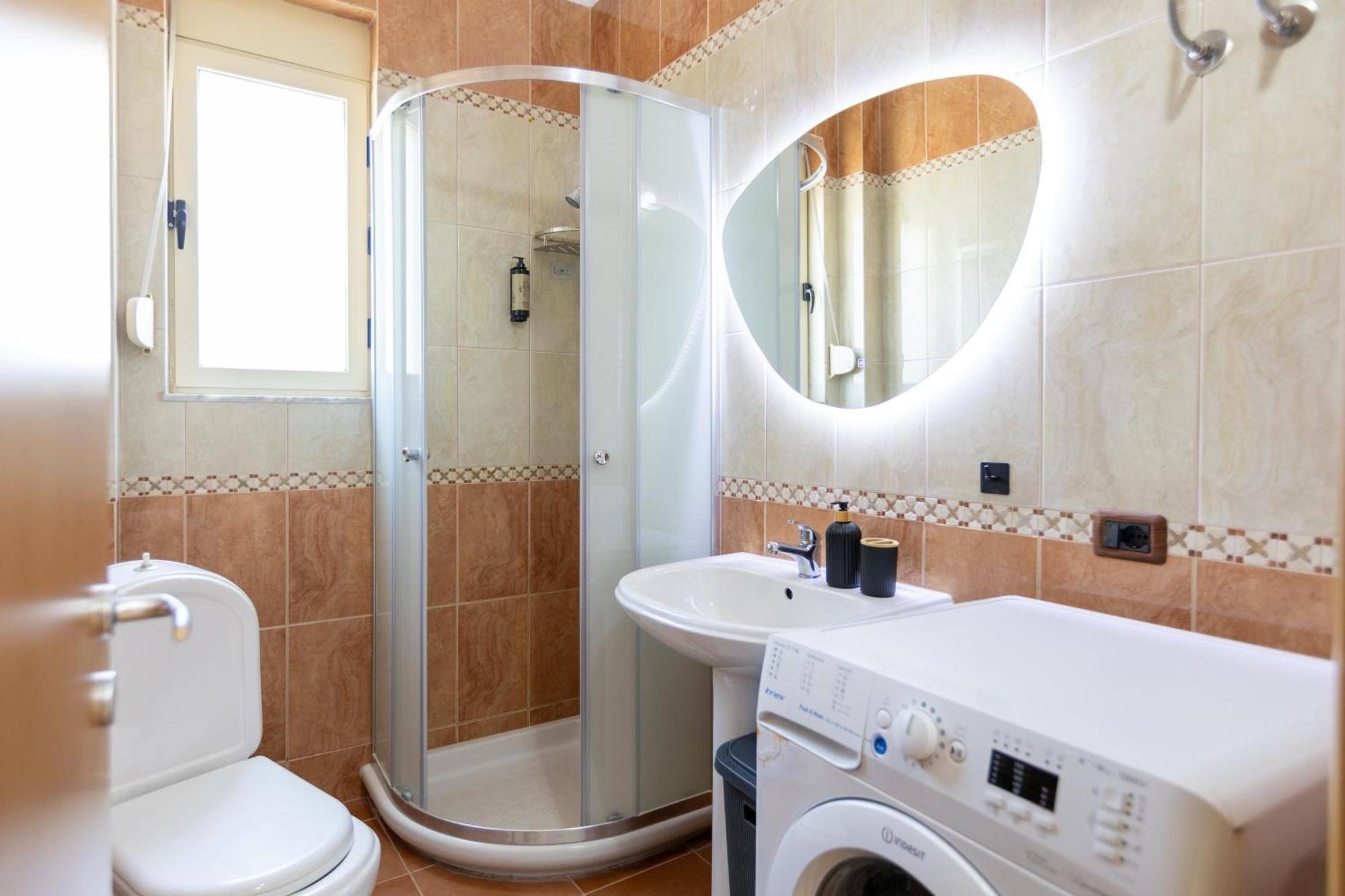 Da Vinci Apartment Vlorë Екстериор снимка